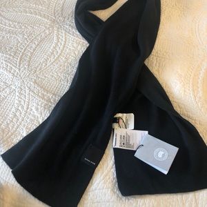 Canada Goose NWT extra long will scarf